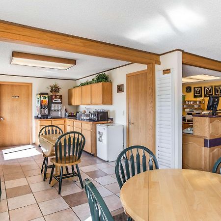 Rodeway Inn Pronghorn Lodge Ландер Экстерьер фото
